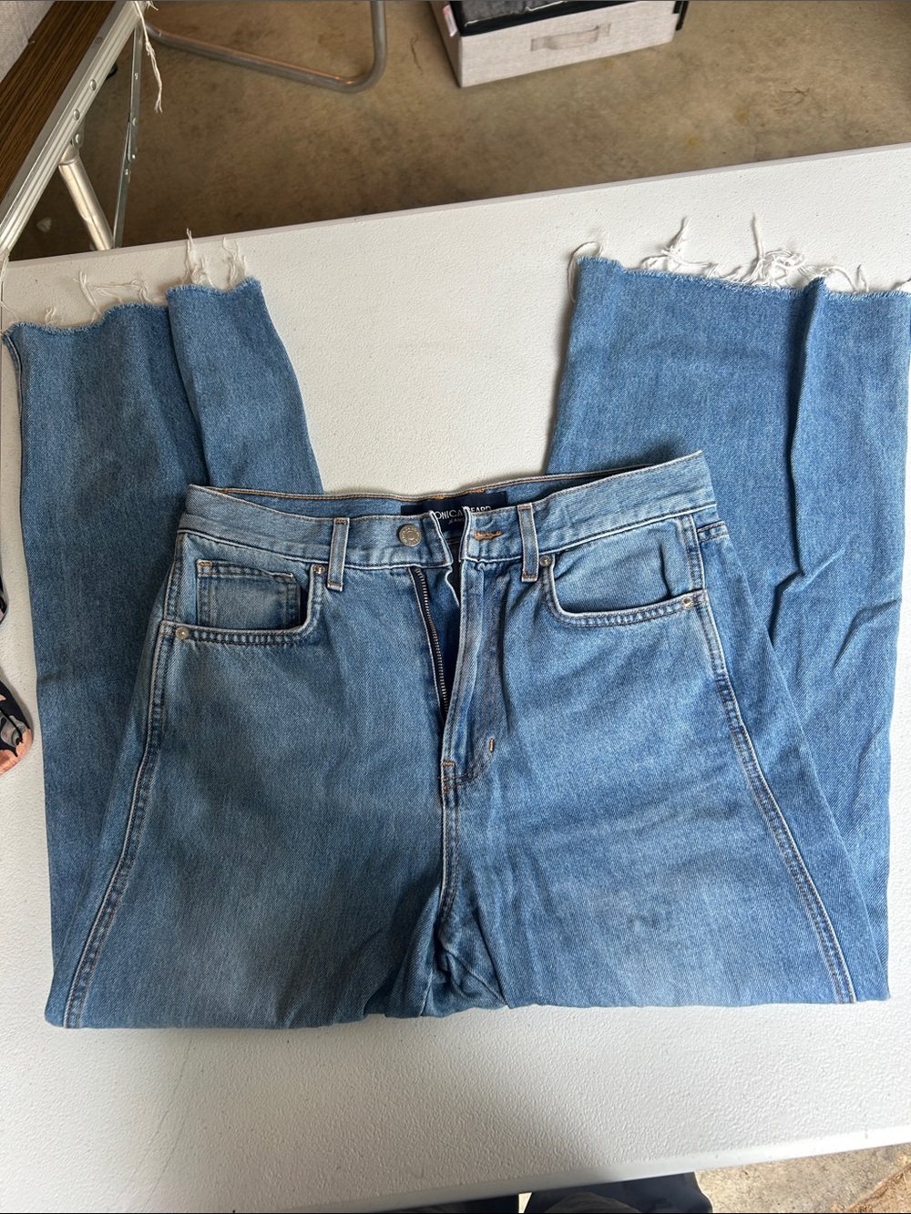 Veronica beard Taylor crop jeans